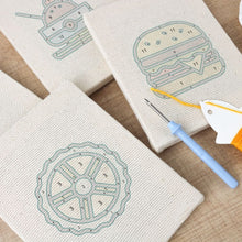 Carica l'immagine nel visualizzatore di Gallery, Punch Needle Kit (4 pezzi) con cornici - Dolci e Street Food