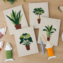 Carica l'immagine nel visualizzatore di Gallery, Punch Needle Kit (4 pezzi) con cornici - Giungla Urbana 2