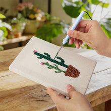 Carica l'immagine nel visualizzatore di Gallery, Punch Needle Kit (4 pezzi) con cornici - Giungla Urbana 3