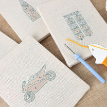 Carica l'immagine nel visualizzatore di Gallery, Punch Needle Kit (4 pezzi) con cornici - Icone Urbane 3