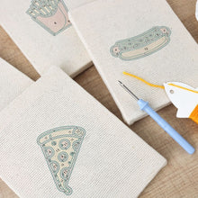 Carica l'immagine nel visualizzatore di Gallery, Punch Needle Kit (4 pezzi) con cornici - Cena Americana