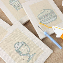 Carica l'immagine nel visualizzatore di Gallery, Punch Needle Kit (4 pezzi) con cornici - Bevande e bocconi golosi