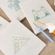 Carica l'immagine nel visualizzatore di Gallery, Punch Needle Kit (4 pezzi) con cornici - Set Monumenti del Mondo