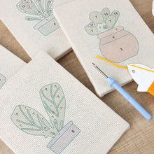 Carica l'immagine nel visualizzatore di Gallery, Punch Needle Kit (4 pezzi) con cornici - Giardino in vaso
