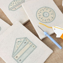 Carica l'immagine nel visualizzatore di Gallery, Punch Needle Kit (4 pezzi) con cornici - Street Food 1