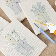 Carica l'immagine nel visualizzatore di Gallery, Punch Needle Kit (4 pezzi) con cornici - Piante Felici 2