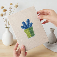 Carica l'immagine nel visualizzatore di Gallery, Punch Needle Kit (4 pezzi) con cornici - Piante Felici 2