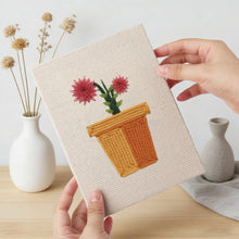 Carica l'immagine nel visualizzatore di Gallery, Punch Needle Kit (4 pezzi) con cornici - Mini Vasi Fioriti