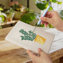 Carica l'immagine nel visualizzatore di Gallery, Punch Needle Kit (4 pezzi) con cornici - Oasi Verde