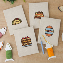 Carica l'immagine nel visualizzatore di Gallery, Punch Needle Kit (4 pezzi) con cornici - Torte e dolcetti