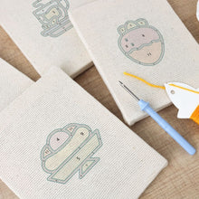 Carica l'immagine nel visualizzatore di Gallery, Punch Needle Kit (4 pezzi) con cornici - Delizie illustrate