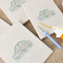 Carica l'immagine nel visualizzatore di Gallery, Punch Needle Kit (4 pezzi) con cornici - Collezione di Auto