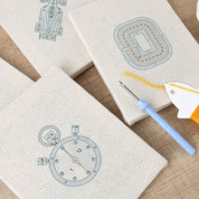 Carica l'immagine nel visualizzatore di Gallery, Punch Needle Kit (4 pezzi) con cornici - Pit Stop