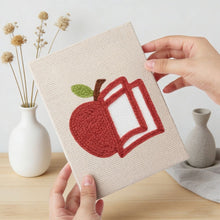 Carica l'immagine nel visualizzatore di Gallery, Punch Needle Kit (4 pezzi) con cornici - Vita da Studente