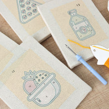 Carica l'immagine nel visualizzatore di Gallery, Punch Needle Kit (4 pezzi) con cornici - Snack Attack