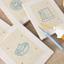 Carica l'immagine nel visualizzatore di Gallery, Punch Needle Kit (4 pezzi) con cornici - Dolci da Forno