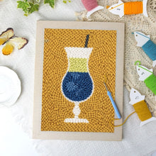 Carica l'immagine nel visualizzatore di Gallery, Punch Needle Kit con cornice - Cocktail 2