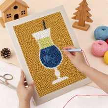 Carica l'immagine nel visualizzatore di Gallery, Punch Needle Kit con cornice - Cocktail 2