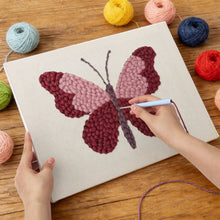 Carica l'immagine nel visualizzatore di Gallery, Punch Needle Kit con cornice - Farfalla Rosa