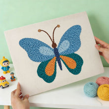 Carica l'immagine nel visualizzatore di Gallery, Punch Needle Kit con cornice - Farfalla Blu