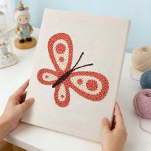 Carica l'immagine nel visualizzatore di Gallery, Punch Needle Kit con cornice - Farfalla Rossa