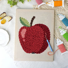 Carica l'immagine nel visualizzatore di Gallery, Punch Needle Kit con cornice - Mela Rossa