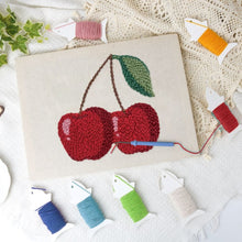 Carica l'immagine nel visualizzatore di Gallery, Punch Needle Kit con cornice - Ciliegie