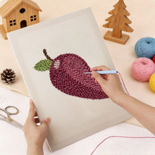 Carica l'immagine nel visualizzatore di Gallery, Punch Needle Kit con cornice - Prugna Dolce