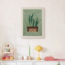 Carica l'immagine nel visualizzatore di Gallery, Punch Needle Kit con cornice - Sansevieria