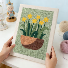 Carica l'immagine nel visualizzatore di Gallery, Punch Needle Kit con cornice - Narcisi al Sole