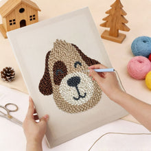 Carica l'immagine nel visualizzatore di Gallery, Punch Needle Kit con cornice - Cane Sorridente