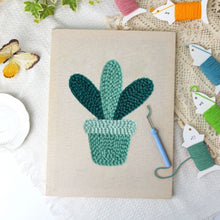 Carica l'immagine nel visualizzatore di Gallery, Punch Needle Kit con cornice - Succulenta Sorridente