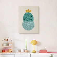 Carica l'immagine nel visualizzatore di Gallery, Punch Needle Kit con cornice - Piccolo Cactus in Fiore