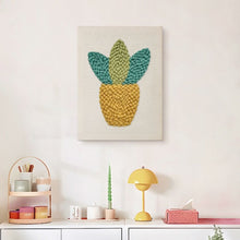 Carica l'immagine nel visualizzatore di Gallery, Punch Needle Kit con cornice - Mini Pianta Verde