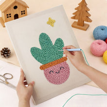 Carica l'immagine nel visualizzatore di Gallery, Punch Needle Kit con cornice - Cactus Sorridente