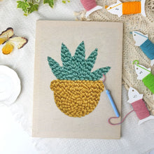 Carica l'immagine nel visualizzatore di Gallery, Punch Needle Kit con cornice - Succulenta Baciata dal Sole