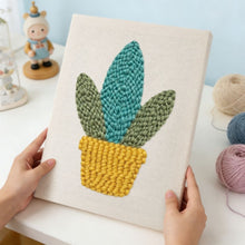 Carica l'immagine nel visualizzatore di Gallery, Punch Needle Kit con cornice - Succulenta Dorata