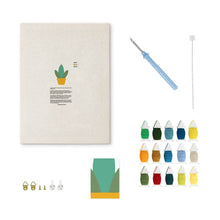 Carica l'immagine nel visualizzatore di Gallery, Punch Needle Kit con cornice - Succulenta Dorata