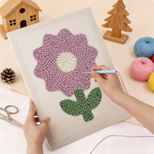 Carica l'immagine nel visualizzatore di Gallery, Punch Needle Kit con cornice - Fiore di Lillà