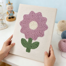 Carica l'immagine nel visualizzatore di Gallery, Punch Needle Kit con cornice - Fiore di Lillà