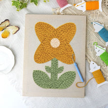 Carica l'immagine nel visualizzatore di Gallery, Punch Needle Kit con cornice - Fiore al Sole
