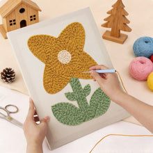 Carica l'immagine nel visualizzatore di Gallery, Punch Needle Kit con cornice - Fiore al Sole