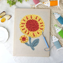 Carica l'immagine nel visualizzatore di Gallery, Punch Needle Kit con cornice - Girasole
