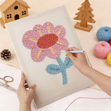 Carica l'immagine nel visualizzatore di Gallery, Punch Needle Kit con cornice - Fiore Delicato