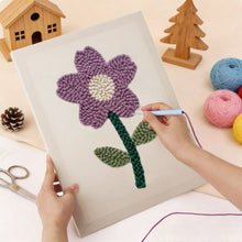 Carica l'immagine nel visualizzatore di Gallery, Punch Needle Kit con cornice - Fiore Primaverile Delicato