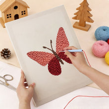 Carica l'immagine nel visualizzatore di Gallery, Punch Needle Kit con cornice - Ali Cremisi