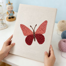 Carica l'immagine nel visualizzatore di Gallery, Punch Needle Kit con cornice - Ali Cremisi