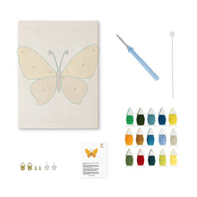 Carica l'immagine nel visualizzatore di Gallery, Punch Needle Kit con cornice - Farfalla Dorata