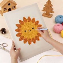 Carica l'immagine nel visualizzatore di Gallery, Punch Needle Kit con cornice - Sole Sorridente