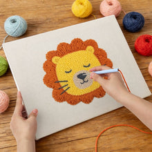 Carica l'immagine nel visualizzatore di Gallery, Punch Needle Kit con cornice - Leone Addormentato